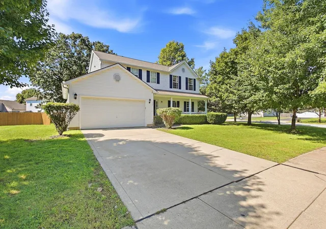 Photo 3 of Sale Pending at 1404 Autumn Dr, Lancaster, OH 43130 | MLS# 226035422 | Listing updated on 2026-09-27