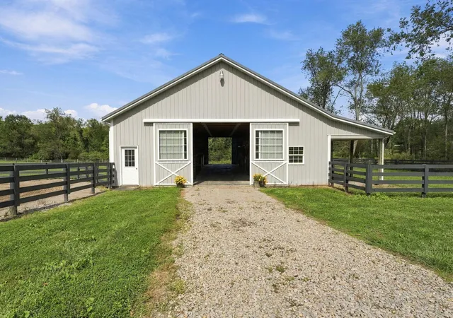 Photo 1 of Single family home for sale at 12071 Flint Ridge Rd Se, Heath, OH 43056 | MLS# 226035321 | Listing updated on 2026-10-05