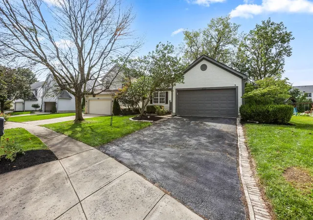 Photo 2 of Single family home for sale at 9039 Barley Loft Dr, Columbus, OH 43240 | MLS# 226035742 | Listing updated on 2026-09-21