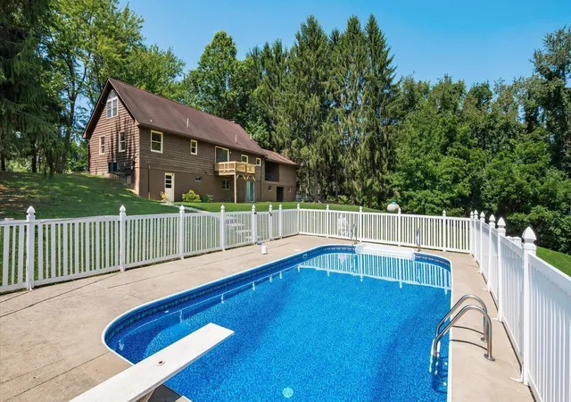 Photo 4 of Single family home for sale at 5550 Township Rd 143 NE, Somerset, OH 43783 | MLS# 226035446 | Listing updated on 2026-10-05