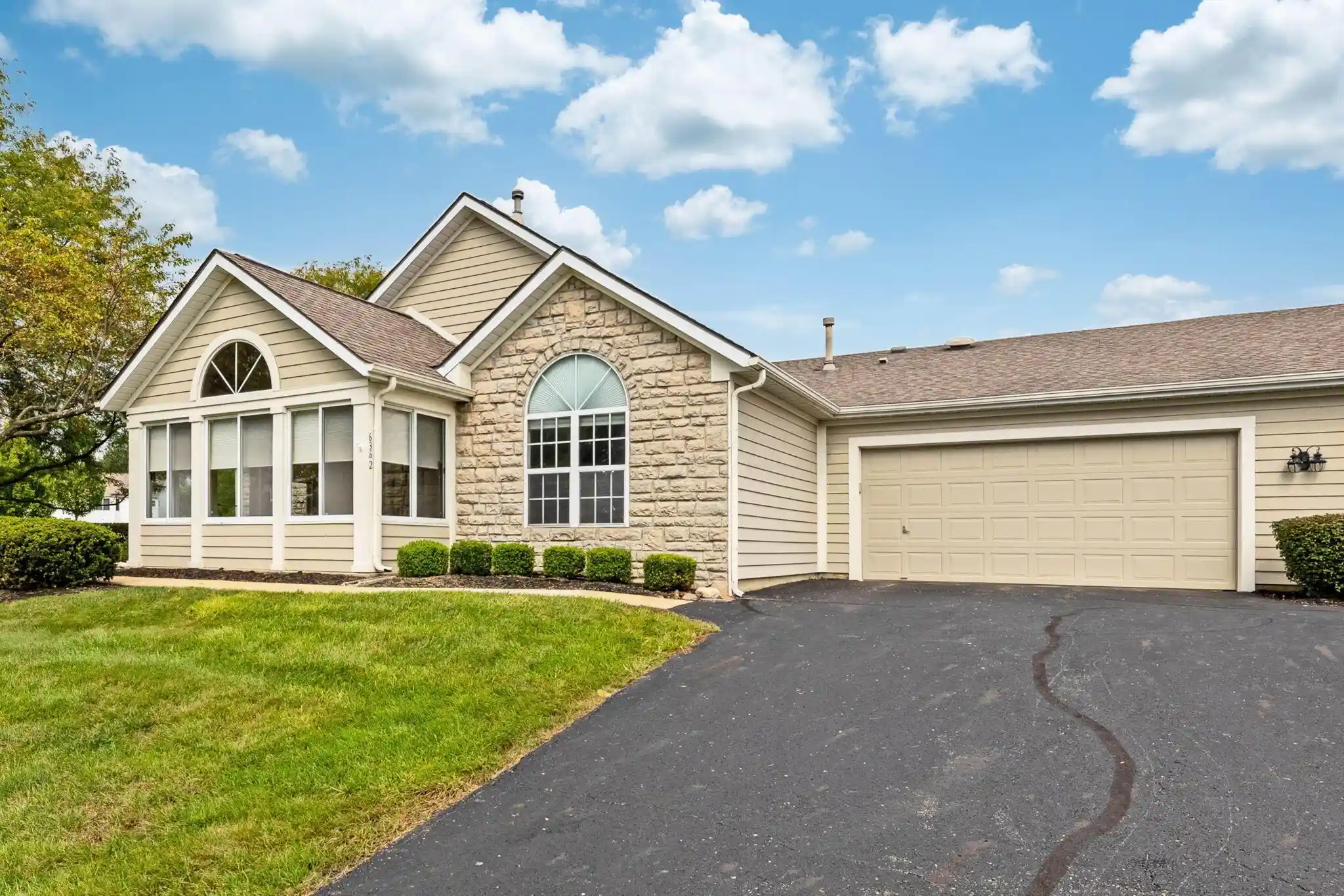 Listing Photo 1 - Condo for sale in 6362 Mission Hls Pl located at 6362 Mission Hls Pl, Westerville, OH 43082 - Unit 6362 Mission Hills Pl