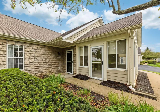 Listing Photo 5 - Condo for sale in building located at 6362 Mission Hls Pl, Westerville, OH 43082