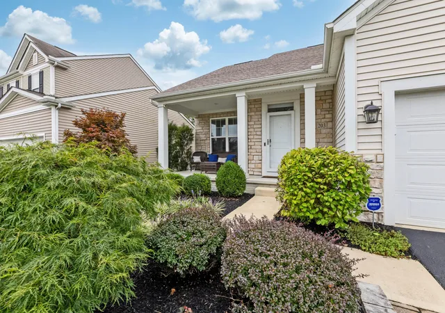 Photo 3 of Single family home for sale at 203 Cloverhill Dr, Galloway, OH 43119 | MLS# 226035873 | Listing updated on 2026-09-21