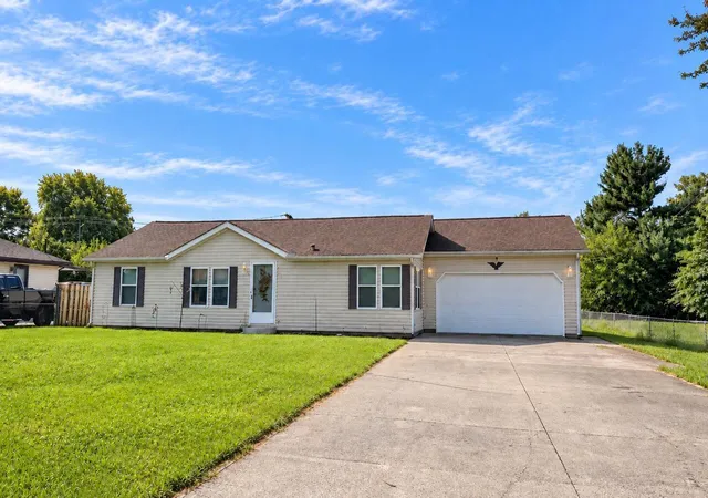 Photo 1 of Single family home for sale at 2399 Lindsay Rd, Obetz, OH 43207 | MLS# 226036681 | Listing updated on 2026-09-27