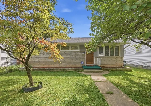 Photo 1 of Single family home for sale at 2025 Ward Rd, Columbus, OH 43224 | MLS# 226035397 | Listing updated on 2026-10-06