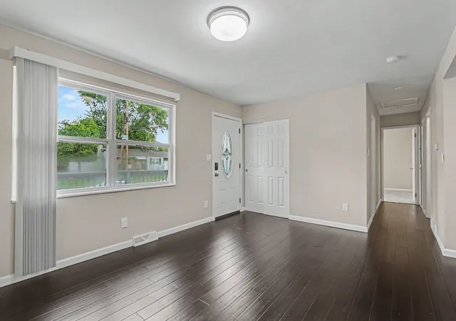 Photo 3 of Single family home for sale at 5015 Fullerton Dr, Columbus, OH 43232 | MLS# 226035389 | Listing updated on 2026-09-21