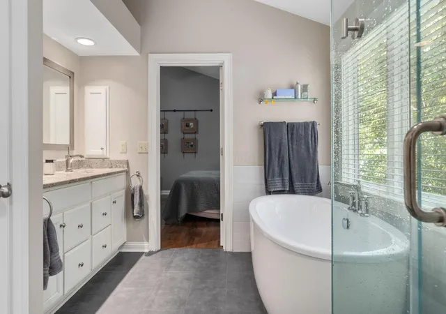 Photo 3 of Single family home for sale at 403 Ashmoore Cir E, Powell, OH 43065 | MLS# 226035394 | Listing updated on 2026-09-28