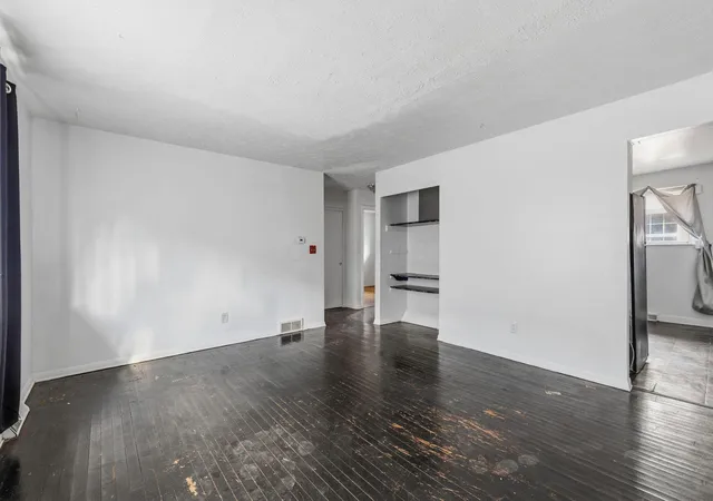 Photo 3 of Multi family home for sale at 537 Barnett Rd, Columbus, OH 43213 | MLS# 226035396 | Listing updated on 2026-10-07