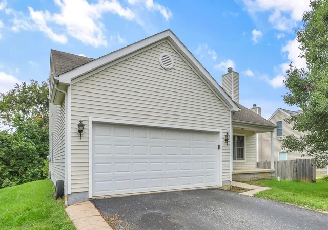 Photo 3 of Single family home for sale at 1467 Creekview Dr, Marysville, OH 43040 | MLS# 226036333 | Listing updated on 2026-10-04
