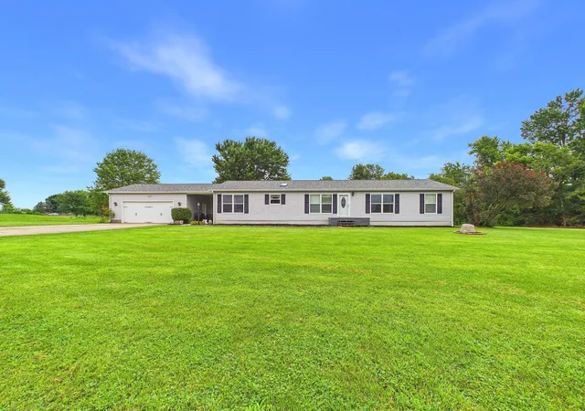 Photo 1 of Single family home for sale at 3890 Carroll Eastern Rd Nw, Carroll, OH 43112 | MLS# 226035416 | Listing updated on 2026-09-23