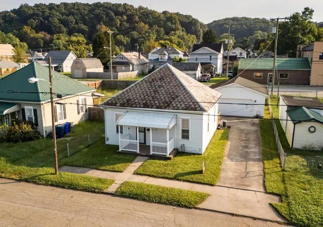 Photo 2 of Single family home for sale at 682 Jackson St, Nelsonville, OH 45764 | MLS# 226035914 | Listing updated on 2026-09-26