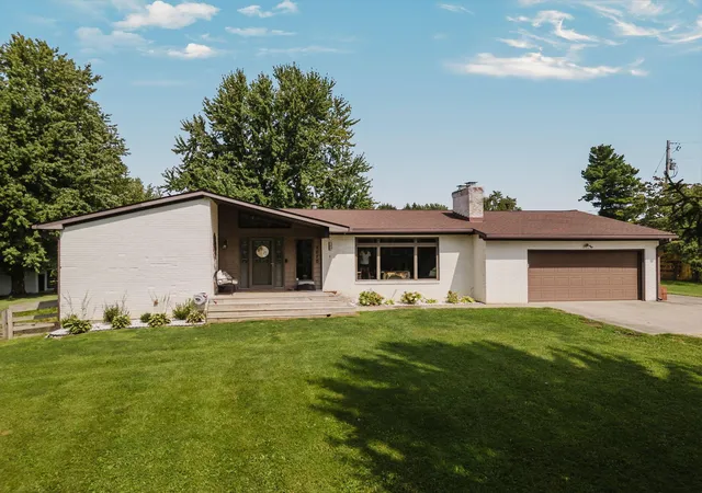 Photo 2 of Single family home for sale at 7020 Sportsman Clb Rd Nw, Johnstown, OH 43031 | MLS# 226035638 | Listing updated on 2026-09-21