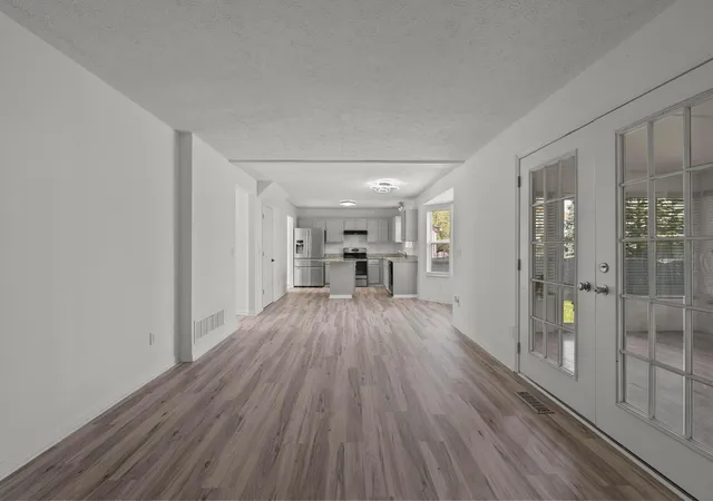 Photo 4 of Single family home for sale at 1414 Halfhill Way, Columbus, OH 43207 | MLS# 226035768 | Listing updated on 2026-10-06