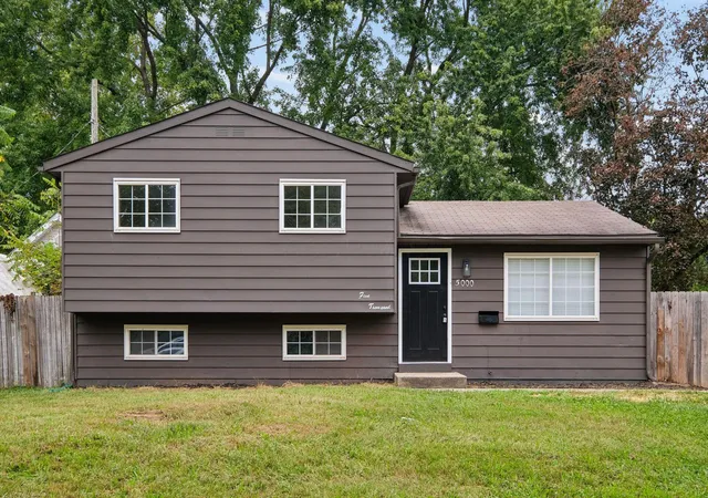 Photo 1 of Single family home for sale at 5000 Albany Dr, Columbus, OH 43232 | MLS# 226035456 | Listing updated on 2026-09-27