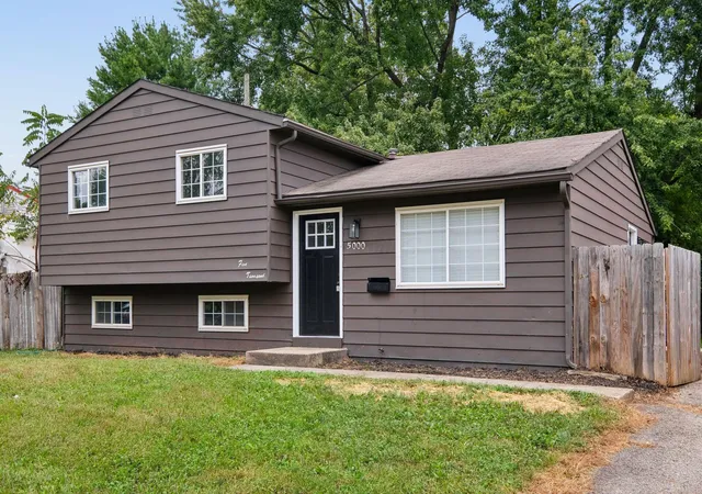 Photo 2 of Single family home for sale at 5000 Albany Dr, Columbus, OH 43232 | MLS# 226035456 | Listing updated on 2026-09-27