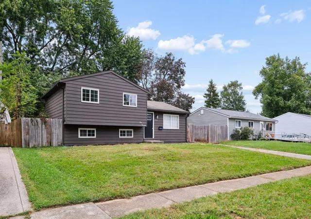Photo 3 of Single family home for sale at 5000 Albany Dr, Columbus, OH 43232 | MLS# 226035456 | Listing updated on 2026-09-27