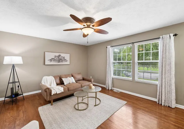 Photo 4 of Single family home for sale at 524 Courtright Dr, Pickerington, OH 43147 | MLS# 226036683 | Listing updated on 2026-10-02