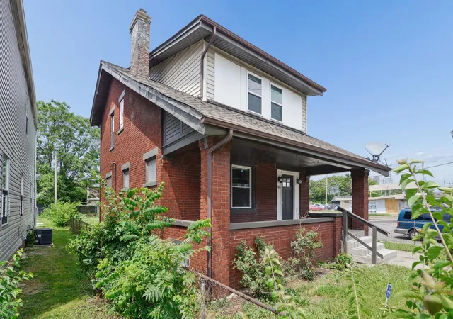Photo 3 of Single family home for sale at 746 Sullivant Ave, Columbus, OH 43222 | MLS# 226035455 | Listing updated on 2026-09-17