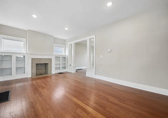 Photo 4 of Single family home for sale at 746 Sullivant Ave, Columbus, OH 43222 | MLS# 226035455 | Listing updated on 2026-10-09