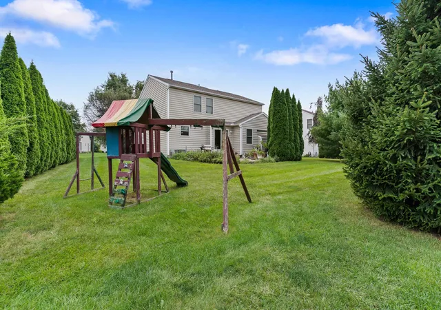 Photo 3 of Single family home for sale at 1597 Daffodil Pl, Lewis Center, OH 43035 | MLS# 226035682 | Listing updated on 2026-09-24