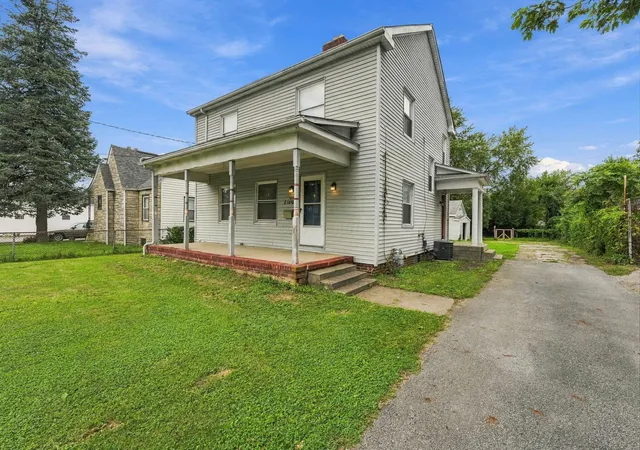 Photo 2 of Single family home for sale at 2146 Leonard Ave, Columbus, OH 43219 | MLS# 226035565 | Listing updated on 2026-09-30