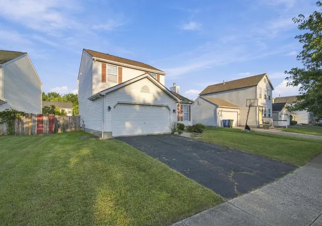 Photo 2 of Single family home for sale at 4126 Portobello Dr, Columbus, OH 43230 | MLS# 226035735 | Listing updated on 2026-10-07