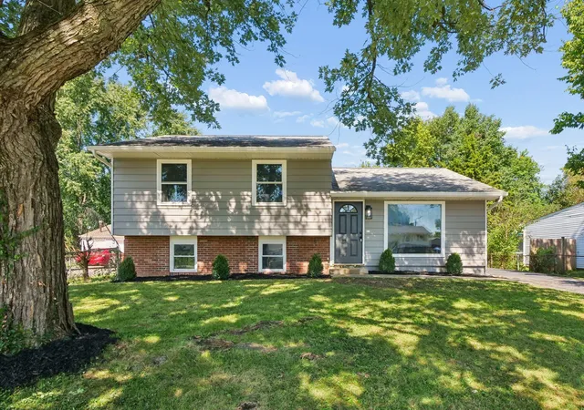 Photo 3 of Single family home for sale at 914 Cherrydale Ave, Columbus, OH 43207 | MLS# 226035494 | Listing updated on 2026-09-29