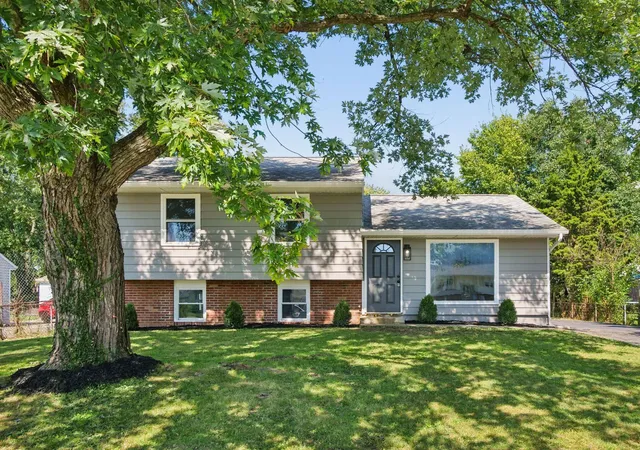 Photo 3 of Single family home for sale at 914 Cherrydale Ave, Columbus, OH 43207 | MLS# 226035494 | Listing updated on 2026-09-29