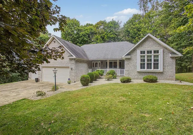 Photo 1 of Single family home for sale at 3381 Apple Valley Dr, Howard, OH 43028 | MLS# 226035521 | Listing updated on 2026-09-17