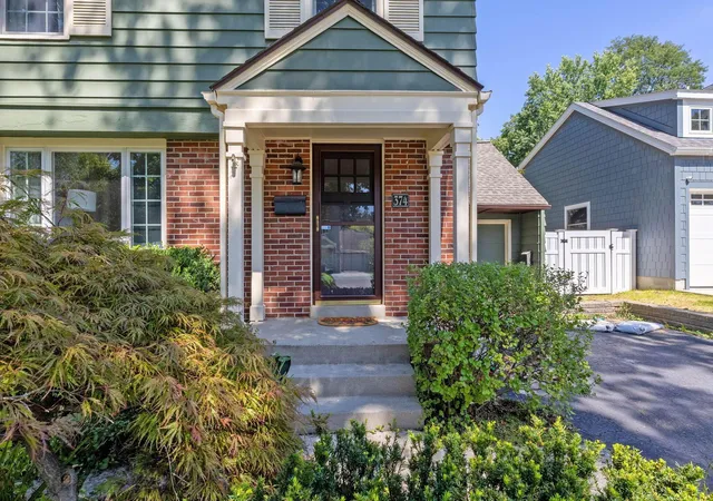 Photo 2 of Single family home for sale at 374 Loveman Ave, Worthington, OH 43085 | MLS# 226035534 | Listing updated on 2026-09-22