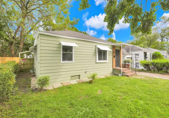 Photo 1 of Single family home for sale at 220 N Kellner, Columbus, OH 43209 | MLS# 226035712 | Listing updated on 2026-10-05