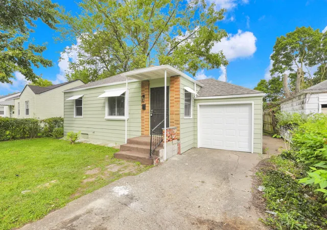 Photo 2 of Single family home for sale at 220 N Kellner, Columbus, OH 43209 | MLS# 226035712 | Listing updated on 2026-10-05