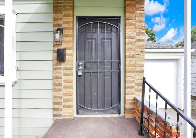 Photo 3 of Single family home for sale at 220 N Kellner, Columbus, OH 43209 | MLS# 226035712 | Listing updated on 2026-10-05