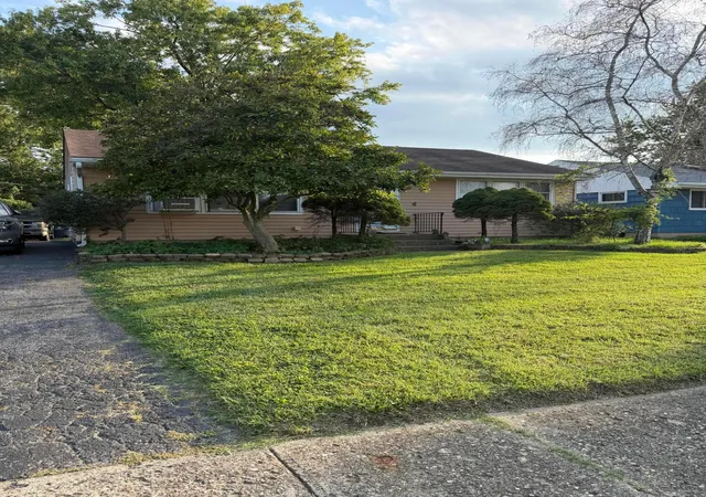 Photo 3 of Single family home for sale at 4187 Wright Park, Columbus, OH 43213 | MLS# 226035515 | Listing updated on 2026-10-03