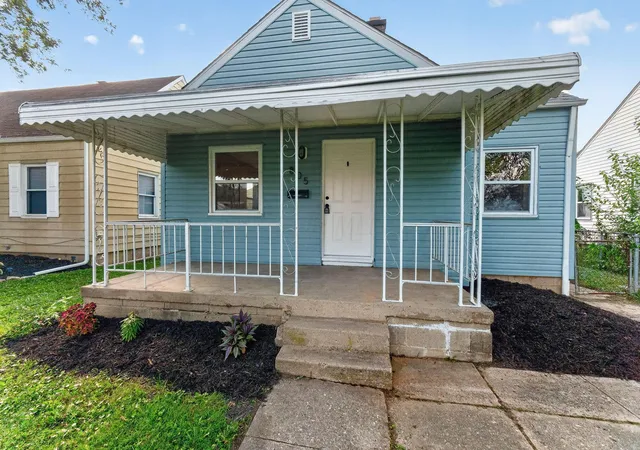 Photo 2 of Single family home for sale at 805 Chestershire Rd, Columbus, OH 43204 | MLS# 226035546 | Listing updated on 2026-09-30