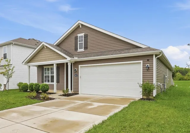 Photo 2 of Single family home for sale at 3823 Alledonia Dr, Grove City, OH 43123 | MLS# 226036570 | Listing updated on 2026-09-29