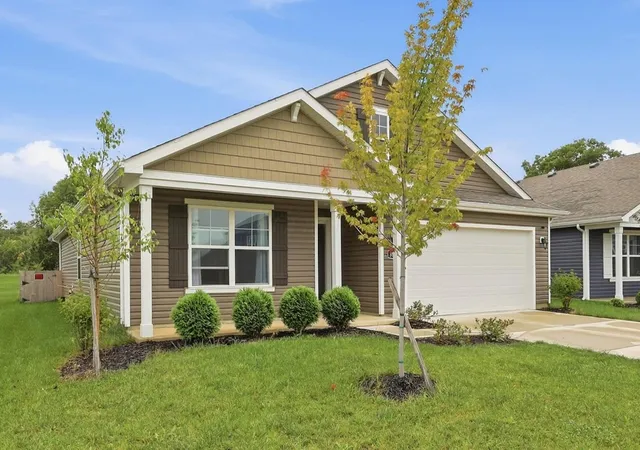 Photo 3 of Single family home for sale at 3823 Alledonia Dr, Grove City, OH 43123 | MLS# 226036570 | Listing updated on 2026-09-29