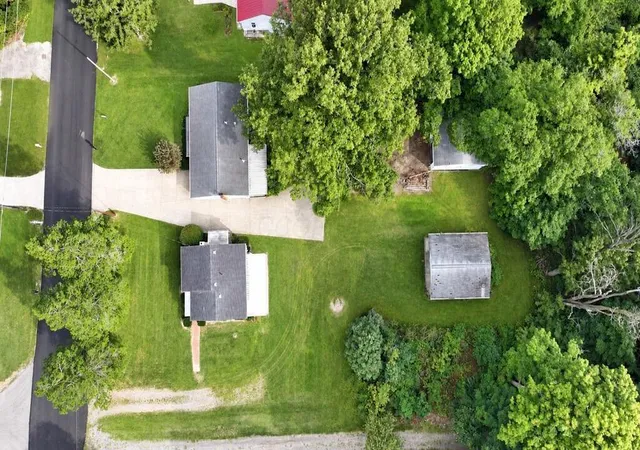 Photo 3 of Sale Pending at 483 Davidson St, Mansfield, OH 44907 | MLS# 226035549 | Listing updated on 2026-09-23