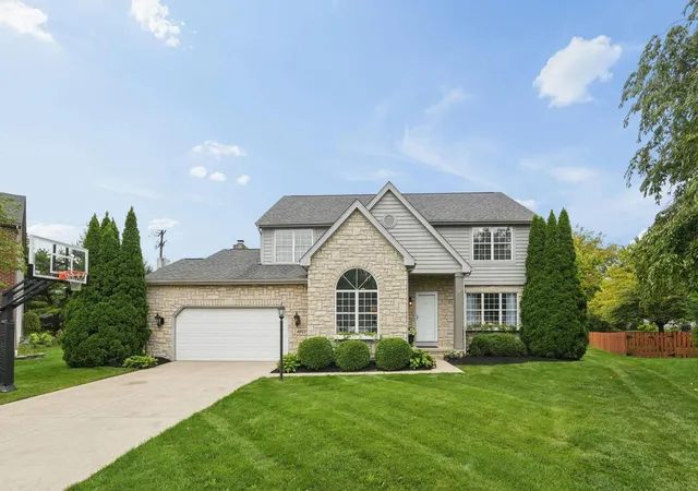 Photo 1 of Sale Pending at 4907 Britton Farms Ct, Hilliard, OH 43026 | MLS# 226035885 | Listing updated on 2026-09-21