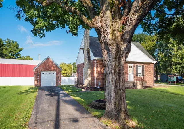 Photo 4 of Single family home for sale at 691 Jefferson St, Utica, OH 43080 | MLS# 226035631 | Listing updated on 2026-09-29