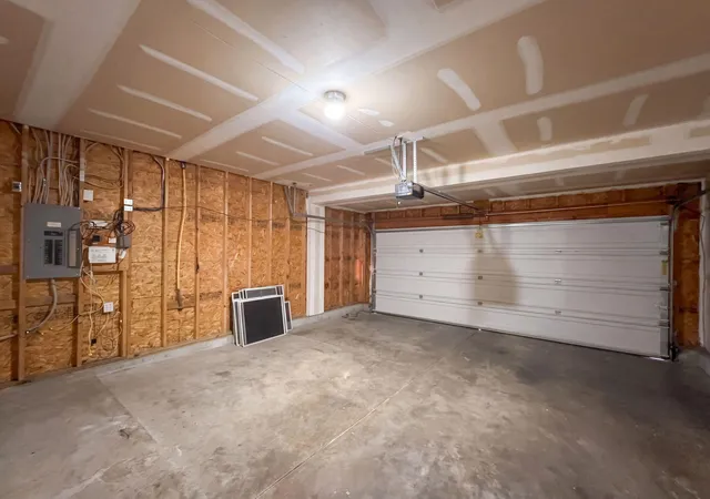 Photo 37 of Single family home for sale at 4058 Leontria Ave, Columbus, OH 43219 | MLS# 226035550 | Listing updated on 2026-10-09