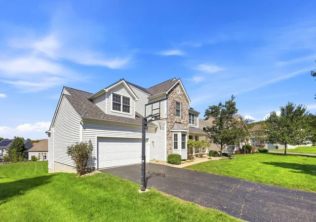 Photo 2 of Single family home for sale at 516 Greenwood Loop, Newark, OH 43055 | MLS# 226035602 | Listing updated on 2026-09-22