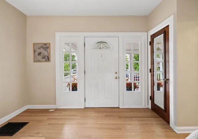Photo 4 of Single family home for sale at 1300 W 1st Avenue, Columbus, OH 43212 | MLS# 226036013 | Listing updated on 2026-09-26