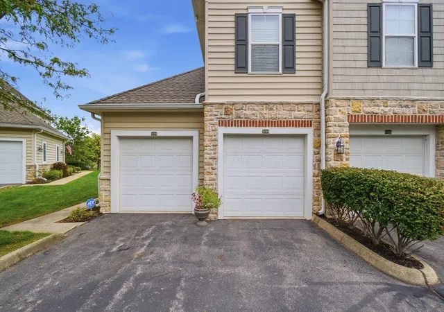 Photo 2 of Condo for sale at 4184 Bradhurst Dr #19, Dublin, OH 43016 | MLS# 226035641 | Listing updated on 2026-09-23