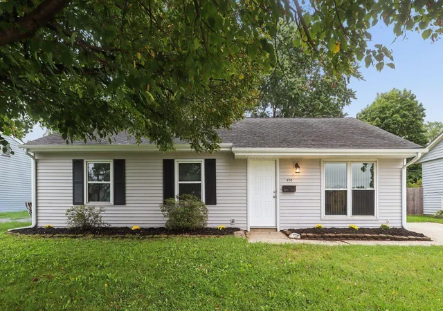 Photo 2 of Single family home for sale at 450 Amesbury Dr, Columbus, OH 43230 | MLS# 226036279 | Listing updated on 2026-10-02