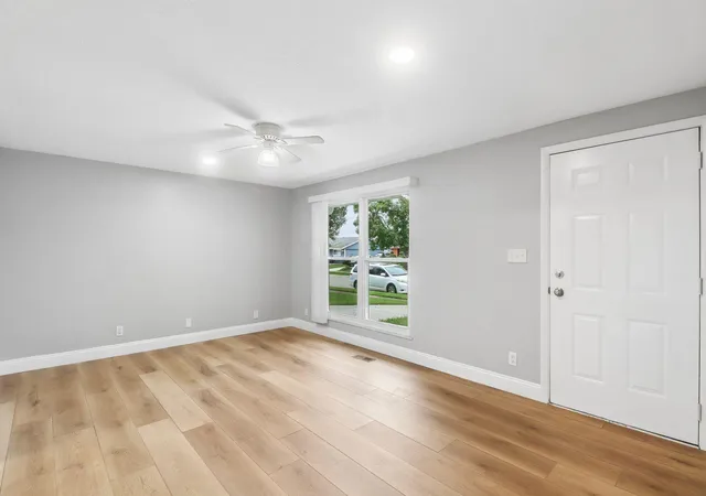 Photo 3 of Single family home for sale at 450 Amesbury Dr, Columbus, OH 43230 | MLS# 226036279 | Listing updated on 2026-10-02