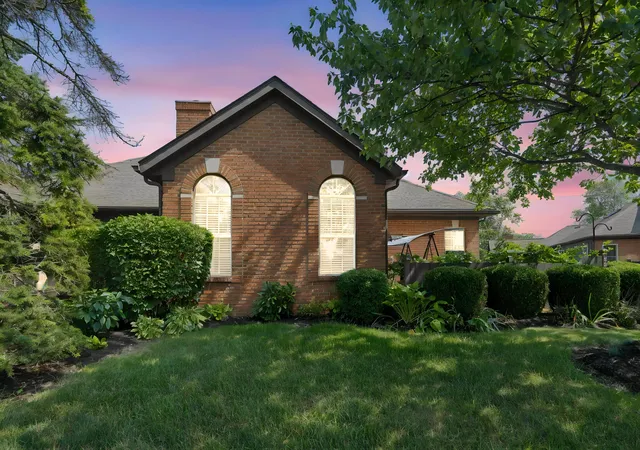 Photo 3 of Condo for sale at 2566 Trotterslane Dr, Columbus, OH 43235 | MLS# 226035616 | Listing updated on 2026-10-05