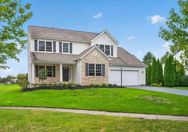 Photo 2 of Single family home for sale at 7214 Eventrail Dr, Powell, OH 43065 | MLS# 226035906 | Listing updated on 2026-09-27