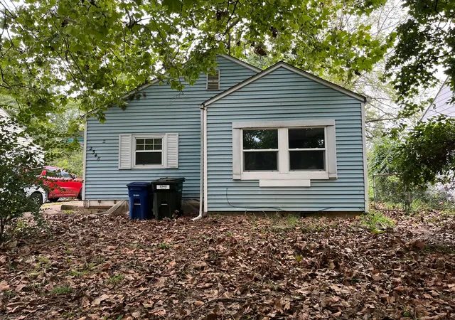 Photo 1 of Single family home for sale at 2548 Howey Rd, Columbus, OH 43211 | MLS# 226036191 | Listing updated on 2026-09-30