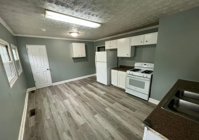 Photo 3 of Single family home for sale at 2548 Howey Rd, Columbus, OH 43211 | MLS# 226036191 | Listing updated on 2026-09-30